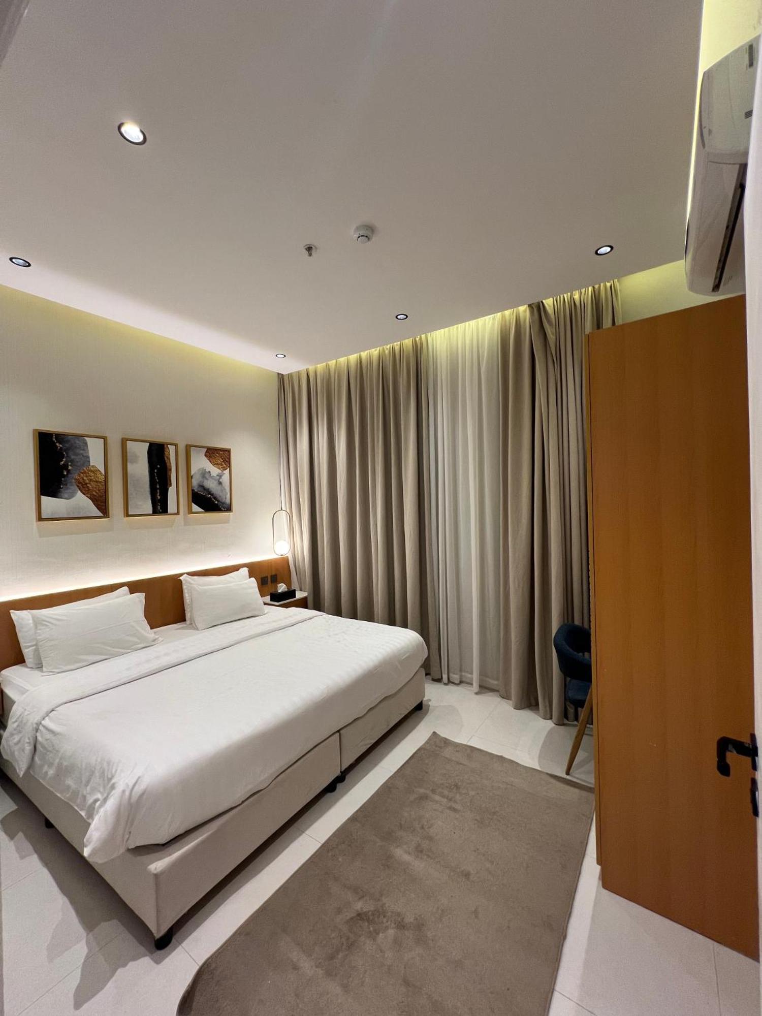 Luxury الياسمين 2 *