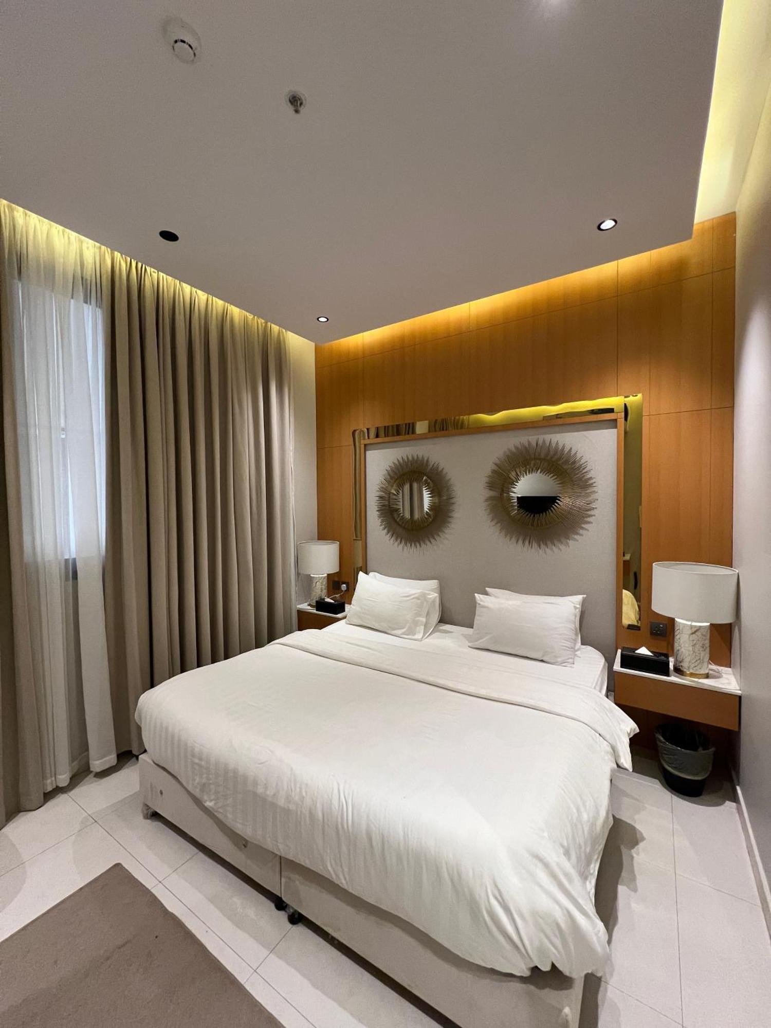 Luxury الياسمين 2 *
